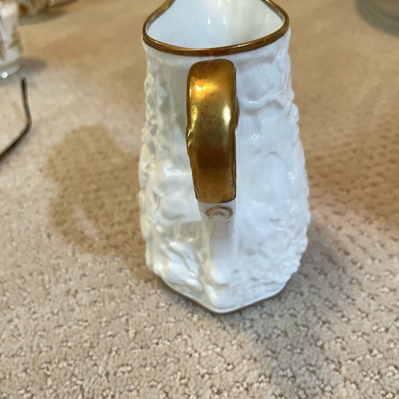 Royal Stafford Old English Oak, Embossed Ivy&Berries Gold And Trim Verge, - Picture 2 of 5